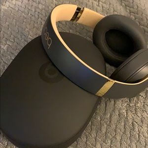 BEATS Studio 3 gold and gray
